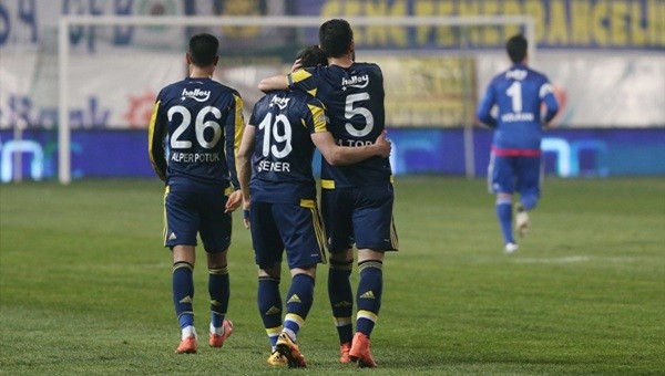 Şener Özbayraklı Gökhan'ı aratmadı - Fenerbahçe Haberleri