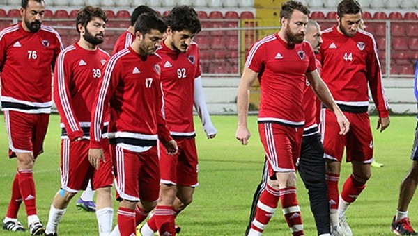 Mersin İdmanyurdulu futbolcular antrenman boykot etti - Süper Lig Haberleri