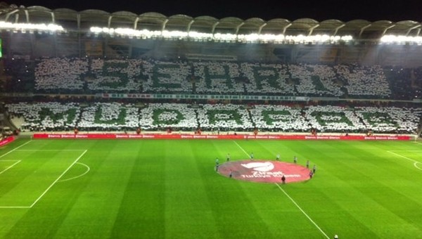Torku Konyasporlu taraftarlardan müthiş koreografi - Süper Lig Haberleri