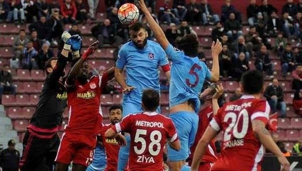 Trabzonspor Sivasspor'u tek golle geçti