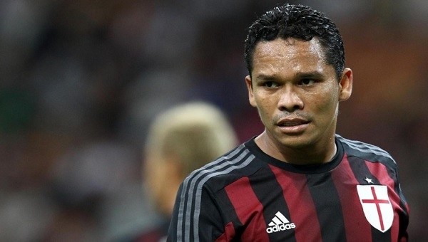 Milan'ın Kolombiyalı yıldızı Carlos Bacca'nın villasına hırsız girdi - Serie A Haberleri