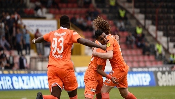 Adanaspor şampiyon! 12 yıl sonra Süper Lig'de