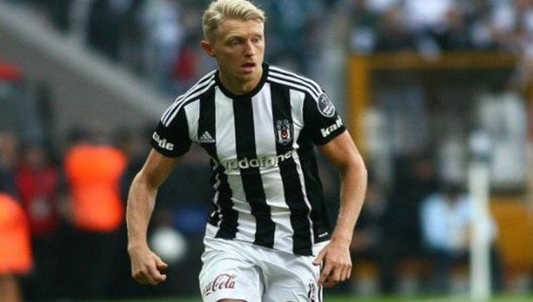 Şenol Güneş, Andreas Beck'i sol bekte denedi