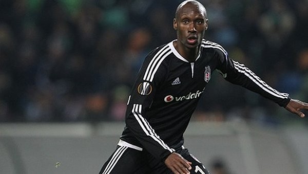 Derbide maçın adamı Atiba Hutchinson