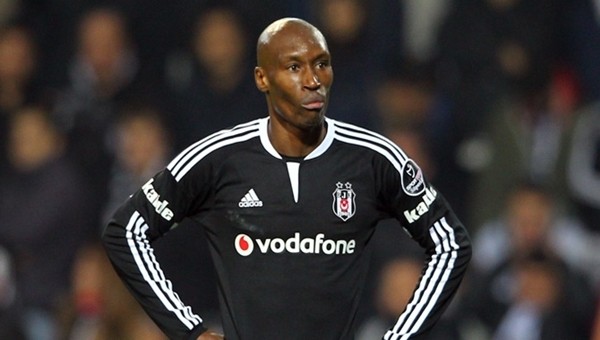 Atiba Hutchinson bu sezon ilki yaşadı