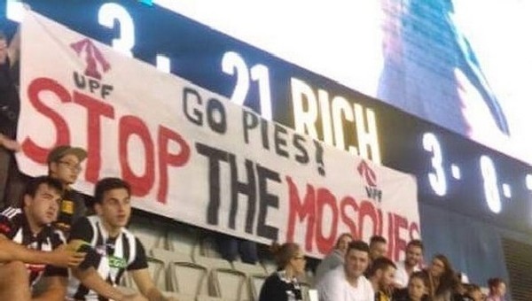 Avustralya'da pankart rezaleti! 'Camileri durdurun'