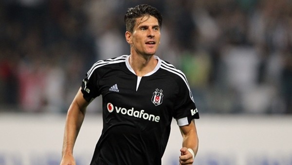 Beşiktaş, Mario Gomez'i böyle ikna edecek