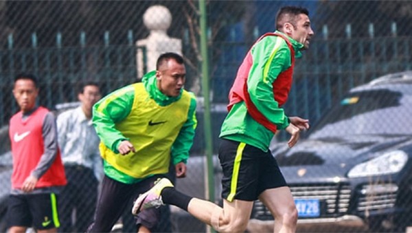 Burak Yılmaz'dan Beijing Guoan'a iyi haber