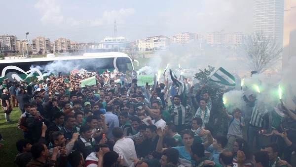 Bursaspor'a coşkulu uğurlama