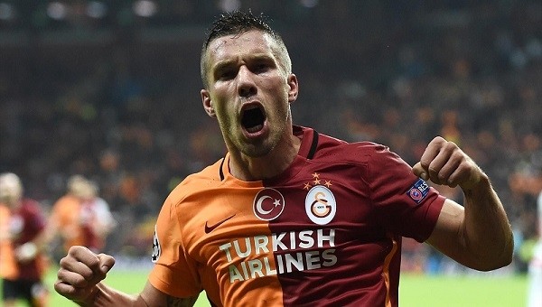 Cimbom tarih yazdı! Podolski çılgına döndü