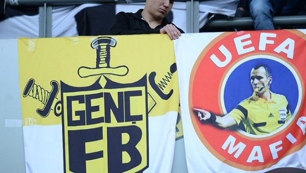 Fenerbahçe tribünlerinde Ivan Bebek tepkisi
