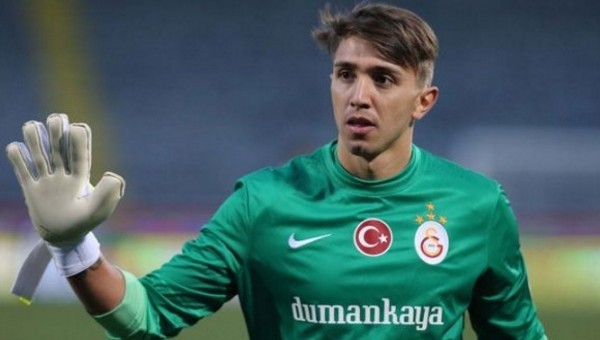 Fernando Muslera için tarihi derbi