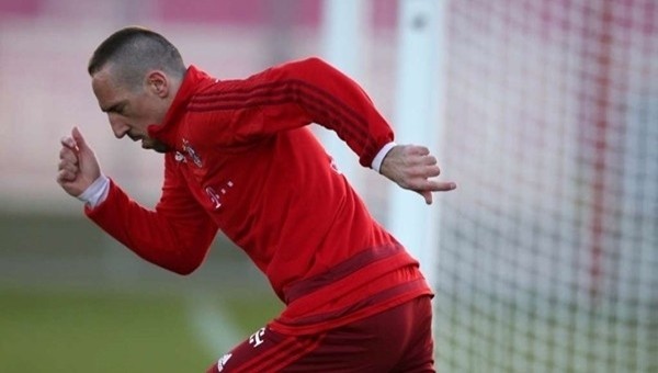 Frank Ribery'den enfes hareketler - İZLE