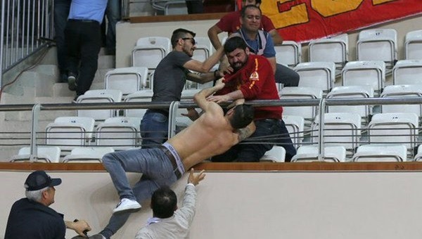Galatasaray - Fenerbahçe maçında olaylar çıktı - Voleybol Haberleri
