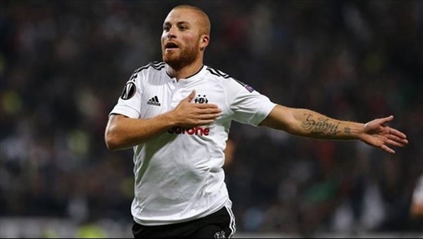 Gökhan Töre'den Fenerbahçe'ye gönderme