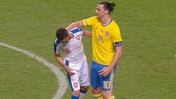 Ibrahimovic'ten Tomas Sivok'a ŞOK hareket! İZLE