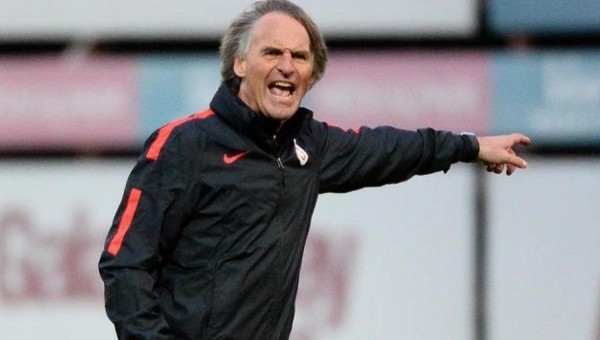 Jan Olde Riekerink'ten derbi sürprizi