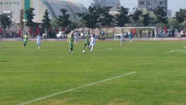 Mersin'de amatör maçta olay çıktı