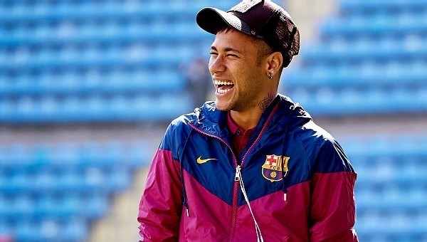 Neymar'ın menajerinden transfer açıklaması