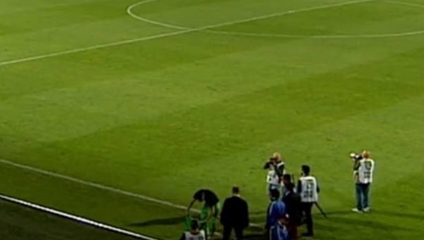 Onur Recep Kıvrak, Fenerbahçe maçında formasını yere bıraktı - Trabzonspor Haberleri