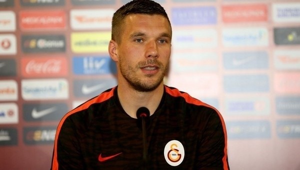 Podolski'den transfer açıklaması