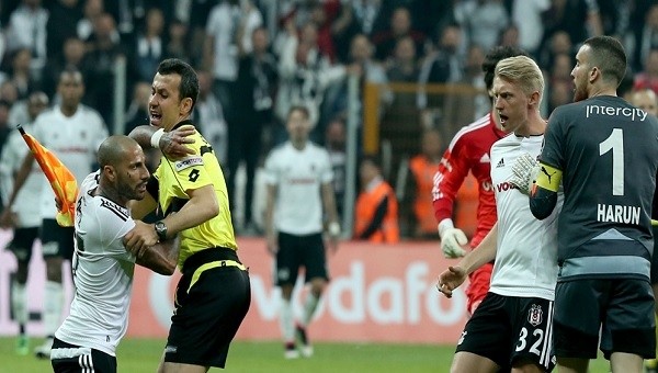 Ricardo Quaresma Türkiye'de kırmızı karta abone