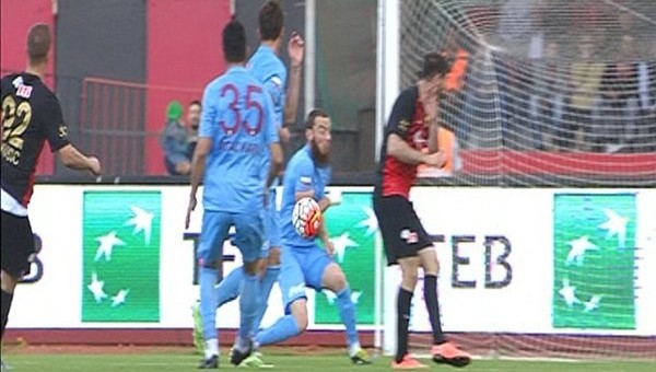 Trabzonspor'u çileden çıkartan penaltı pozisyonu