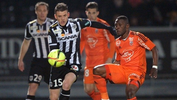 Trabzonspor'dan Lorient'e transfer olan Majeed Waris, Ligue 1'de tutulmuyor