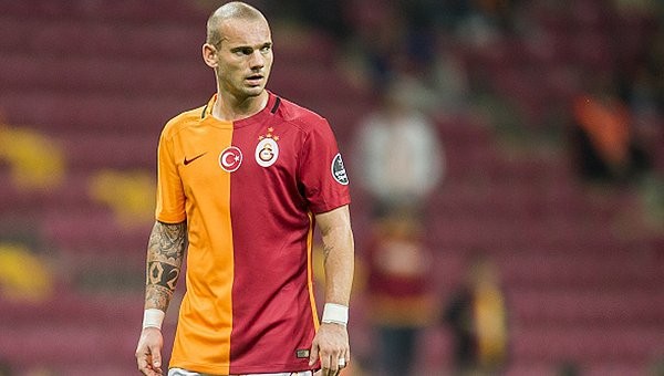 Wesley Sneijder'in menajeri devlerle görüşecek