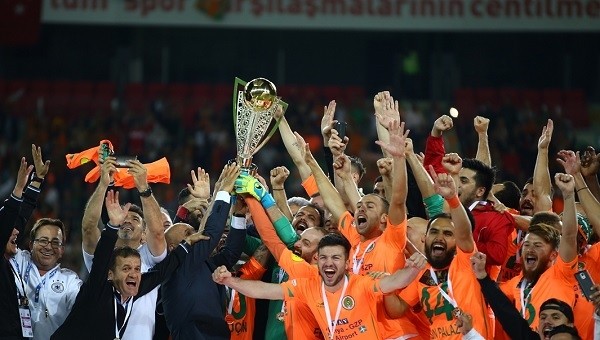 Alanyaspor Süper Lig'e yükseldi - PTT 1.Lig Haberleri