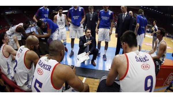 Anadolu Efes, Darüşşafaka Doğuş karşısında avantajı kaptı