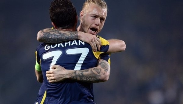 Bir stoperden daha fazlası Simon Kjaer!