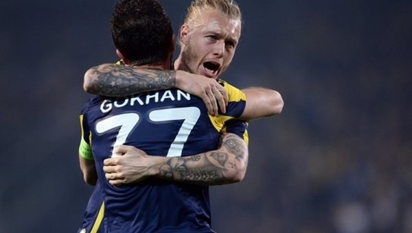 Bir stoperden daha fazlası Simon Kjaer!