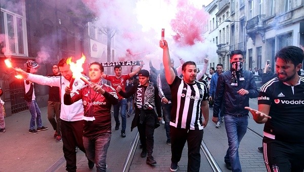 Brüksel'de Beşiktaş taraftarlarının şampiyonluk kutlaması