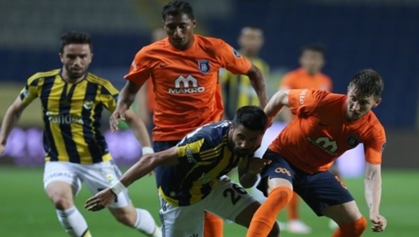 Fenerbahçe, Başakşehir maçlarında şampiyonluğu kaybediyor - Süper Lig Haberleri