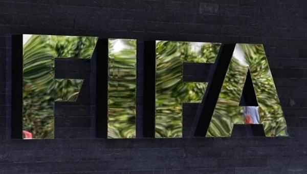 FIFA'dan iki eski üyesine ömür boyu men cezası