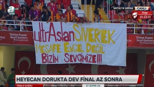 Galatasaray'a taraftarlarından sevgi gösterisi - Türkiye Kupası Haberleri