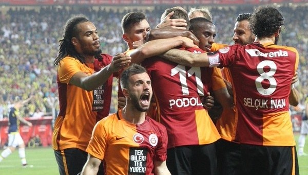 Galatasaray'ın en kötü defansı Fenerbahçe'ye duvar ördü