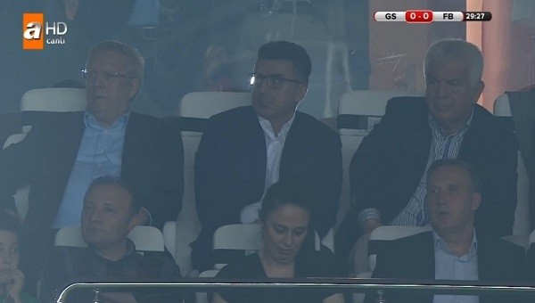 Aziz Yıldırım'a şike göndermesi! Taraftar...