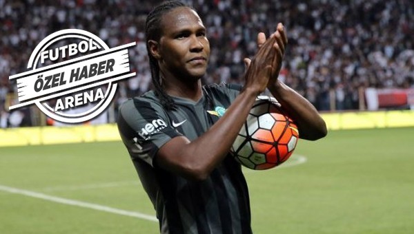 Hugo Rodallega imza için onay bekliyor