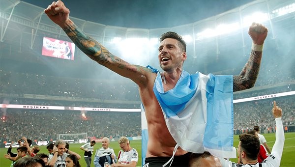 Beşiktaş Transfer Haberleri: Jose Sosa krizi