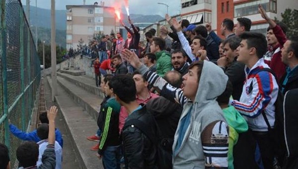 Karabükspor taraftarları antrenmanı bastı