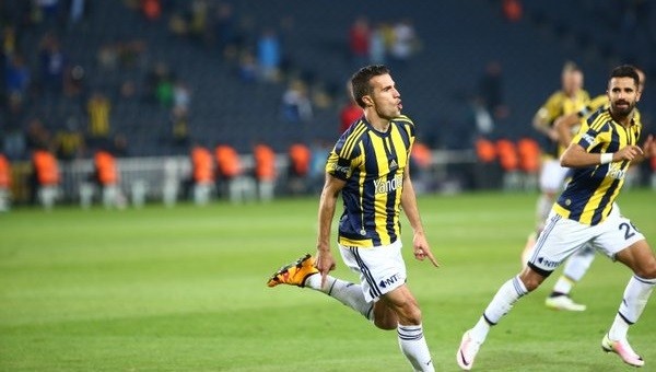 Robin van Persie kalitesini konuşturdu - Fenerbahçe Haberleri