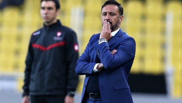 Fenerbahçe Haberleri: Vitor Pereira'dan yeni sistem ve Mehmet Topal açıklaması