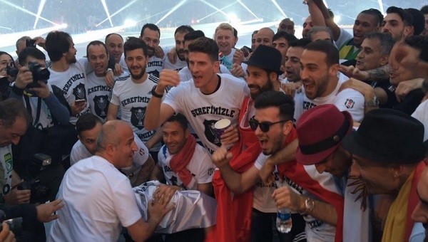 Vodafone Arena'da F.Bahçe'ye gönderme