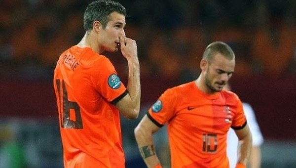 Wesley Sneijder ve Robin van Persie'ye kötü haber