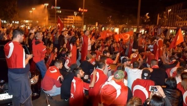 Almanya'da Milli Takım sevinci