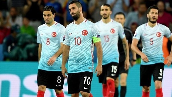 Arda Turan'ın evine yumurtalı saldırı yapıldı mı?