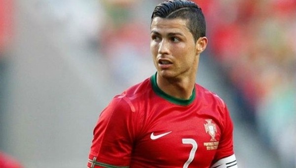 Cristiano Ronaldonun gözü 3 rekorda