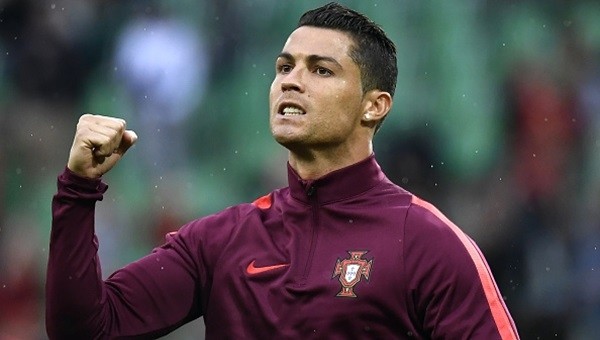 EURO 2016 Haberleri: Cristiano Ronaldo tarih yazmak istiyor!
